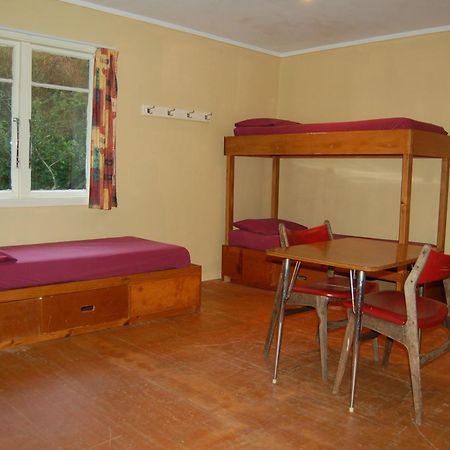 Egmont Eco Leisure Park & Backpackers Hotel New Plymouth Bagian luar foto