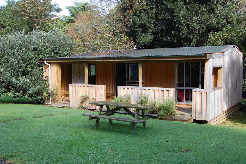 Egmont Eco Leisure Park & Backpackers Hotel New Plymouth Bagian luar foto