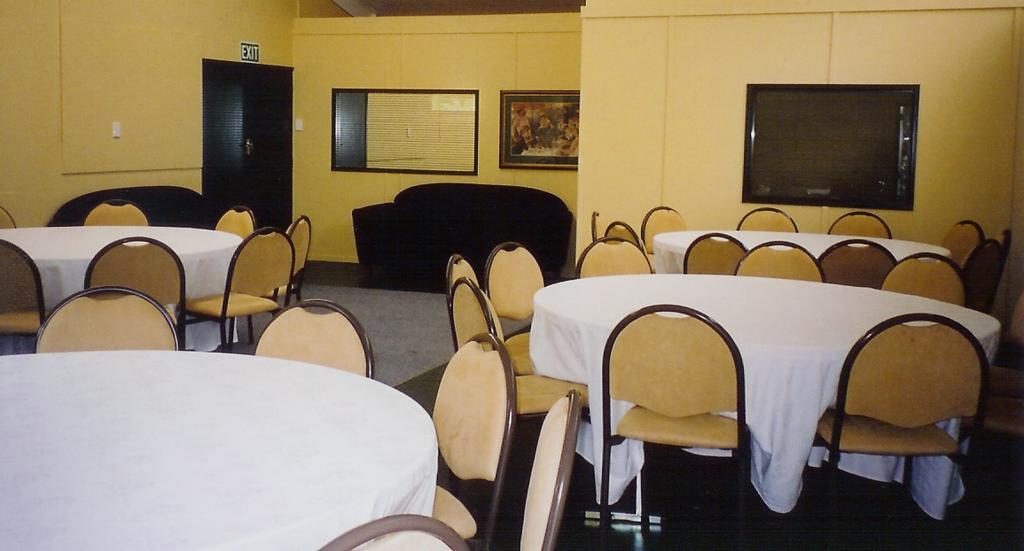 Egmont Eco Leisure Park & Backpackers Hotel New Plymouth Bagian luar foto