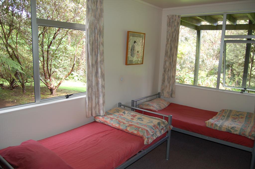 Egmont Eco Leisure Park & Backpackers Hotel New Plymouth Bagian luar foto