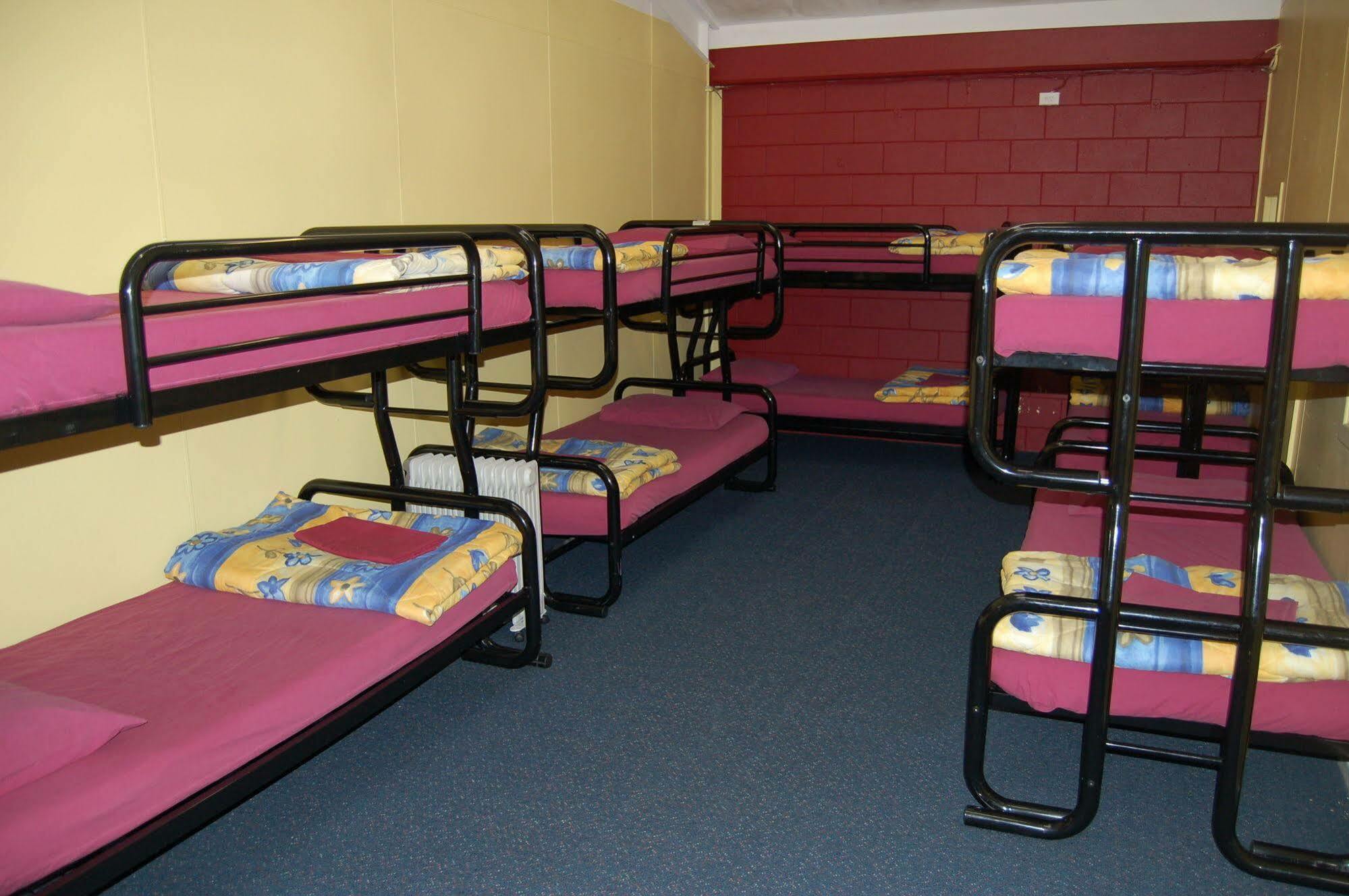 Egmont Eco Leisure Park & Backpackers Hotel New Plymouth Bagian luar foto