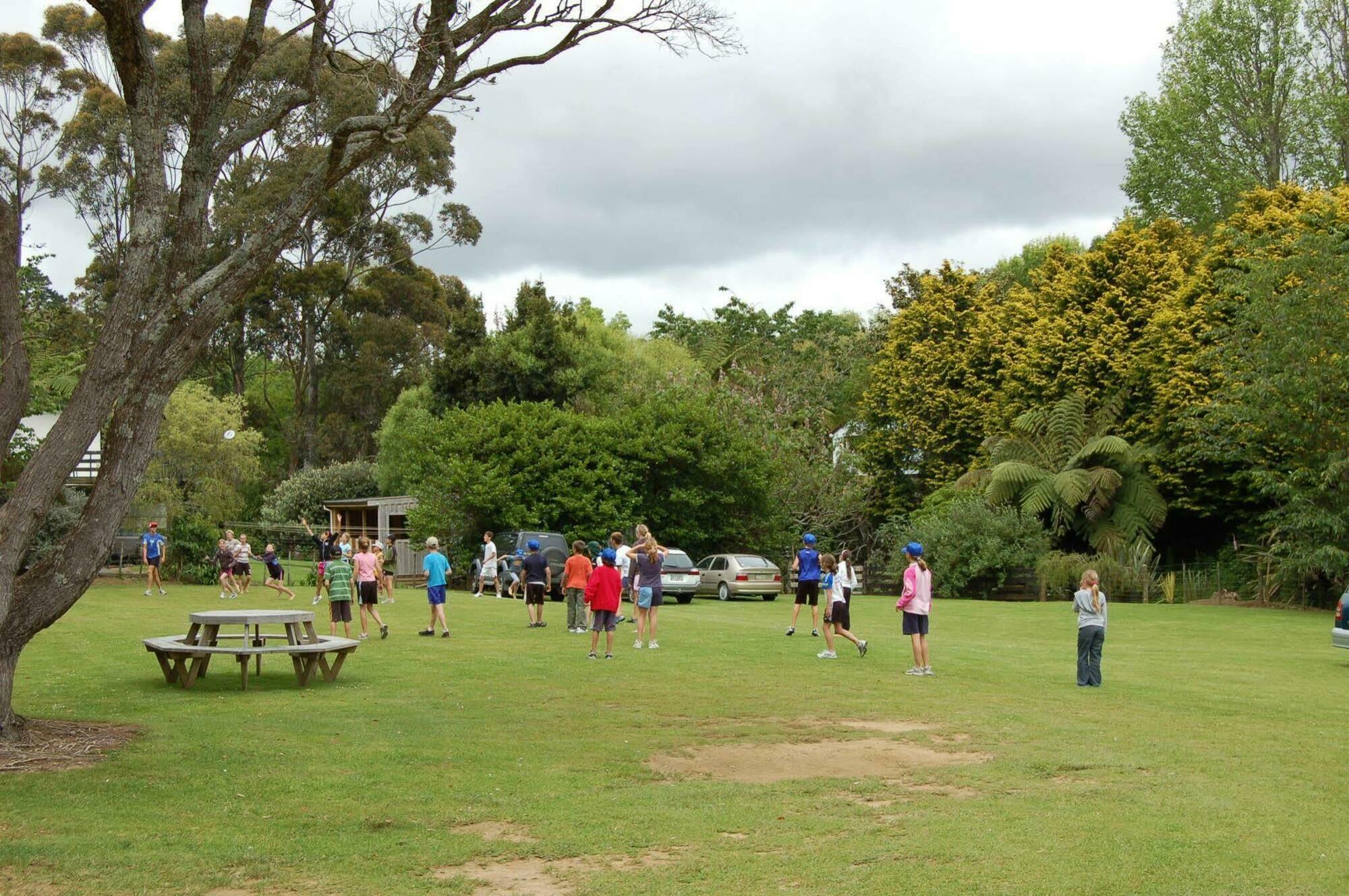 Egmont Eco Leisure Park & Backpackers Hotel New Plymouth Bagian luar foto